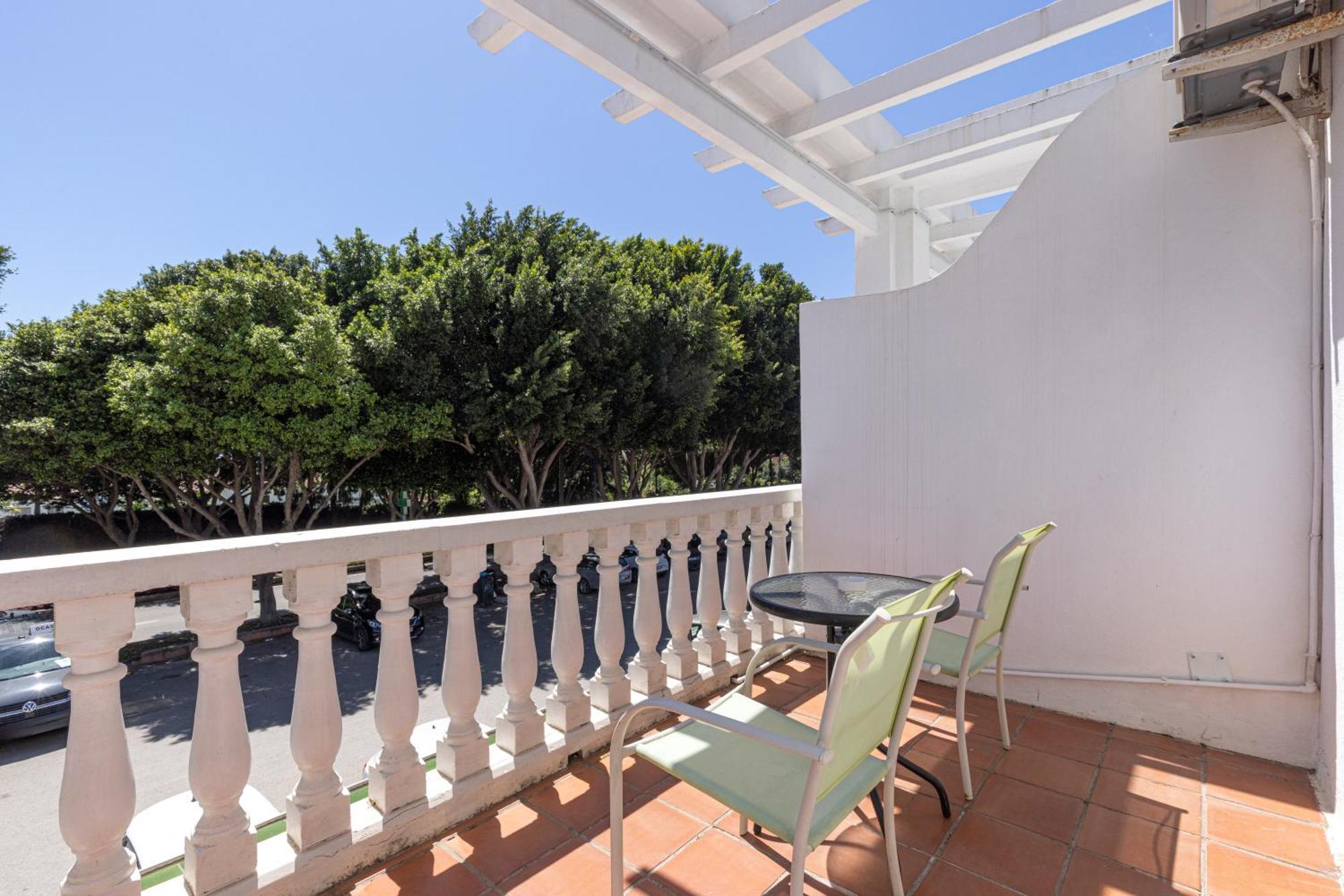 Hostal Puerta Almar Estepona Exterior photo